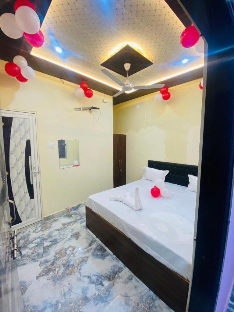 india palace varanasi pic 4